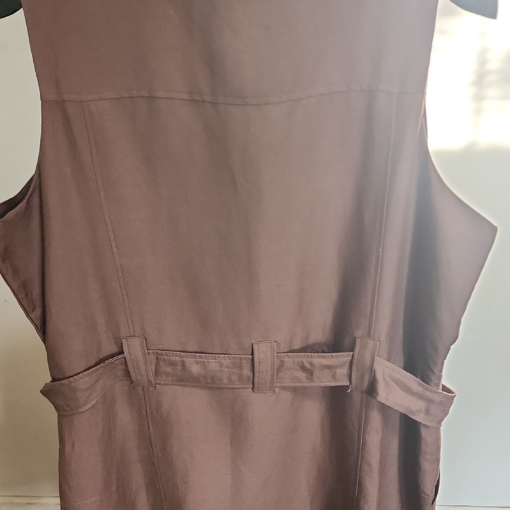 Sleeveless Tie-Waist Midi Shirtdress in Taupe - Picture 8 of 13